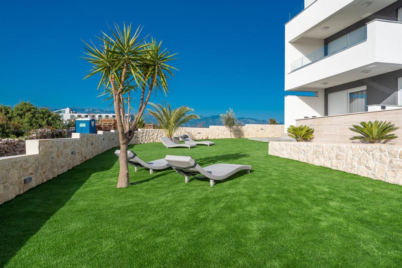 Apartments & Rooms Pool Villas Maris Novalja Exterior photo