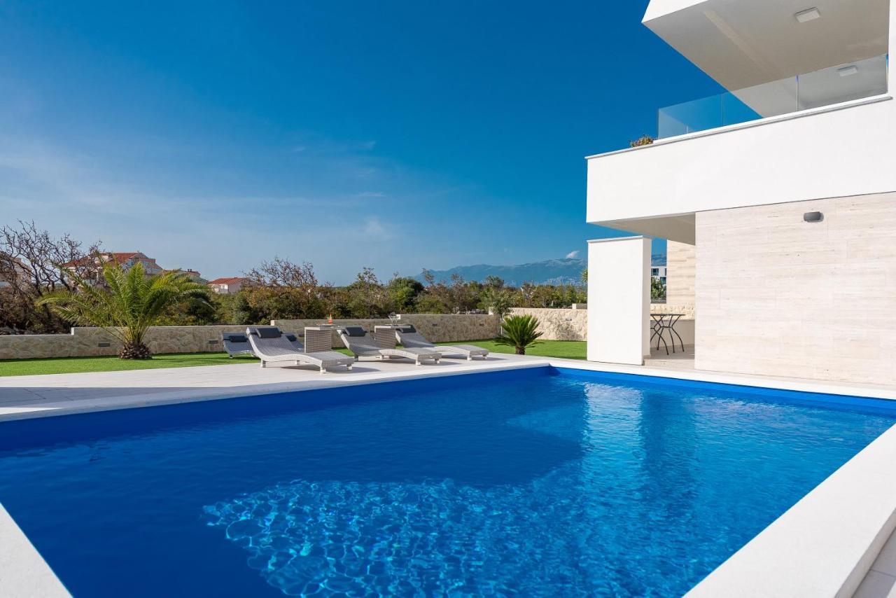 Apartments & Rooms Pool Villas Maris Novalja Exterior photo
