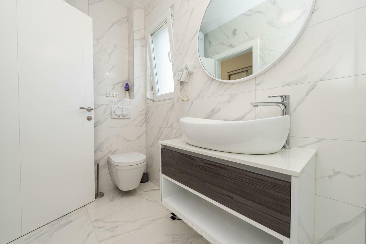 Apartments & Rooms Pool Villas Maris Novalja Exterior photo