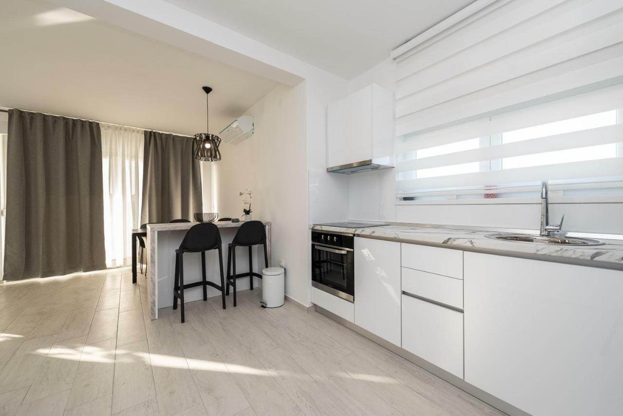 Apartments & Rooms Pool Villas Maris Novalja Exterior photo