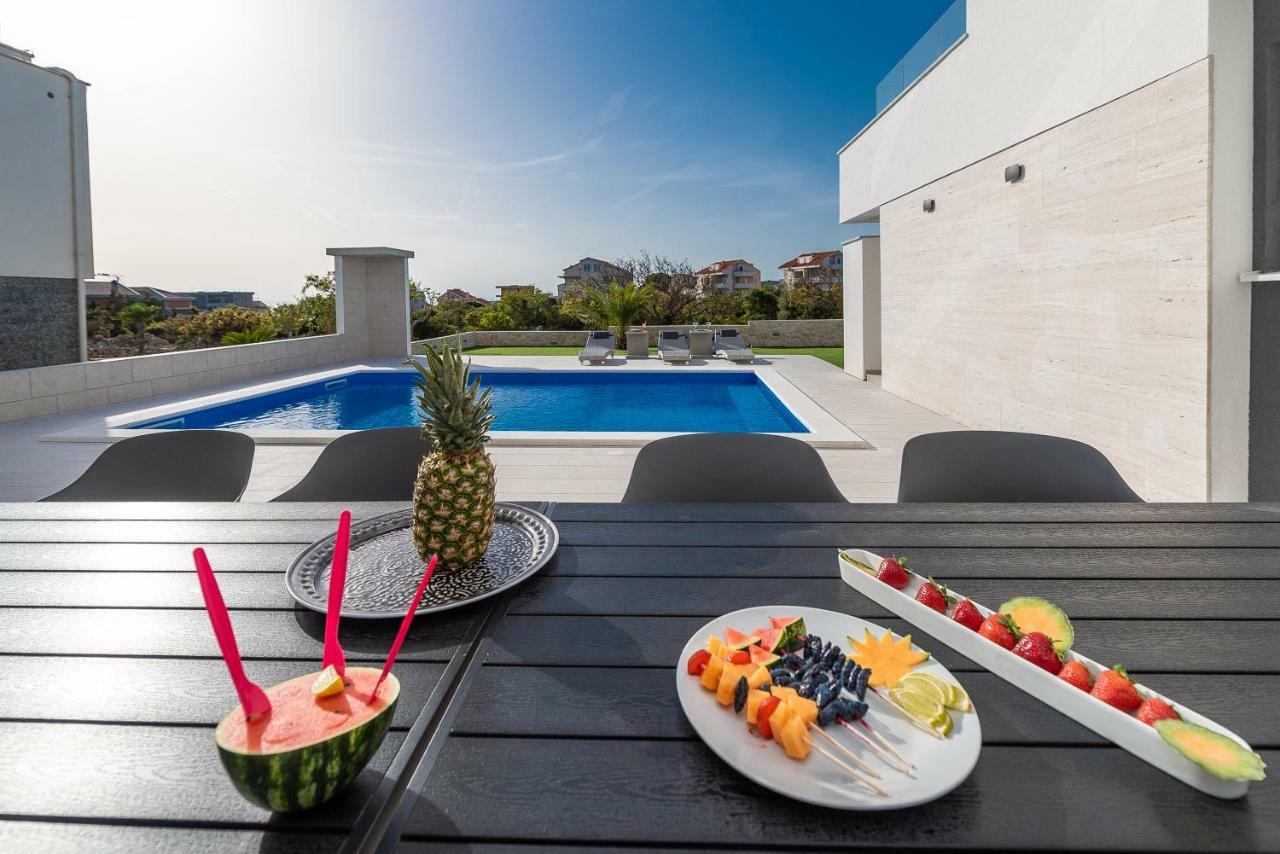 Apartments & Rooms Pool Villas Maris Novalja Exterior photo