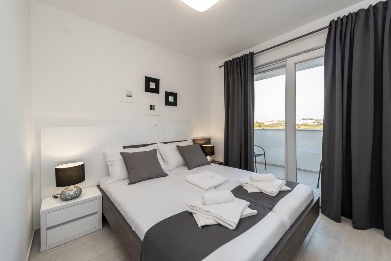 Apartments & Rooms Pool Villas Maris Novalja Exterior photo