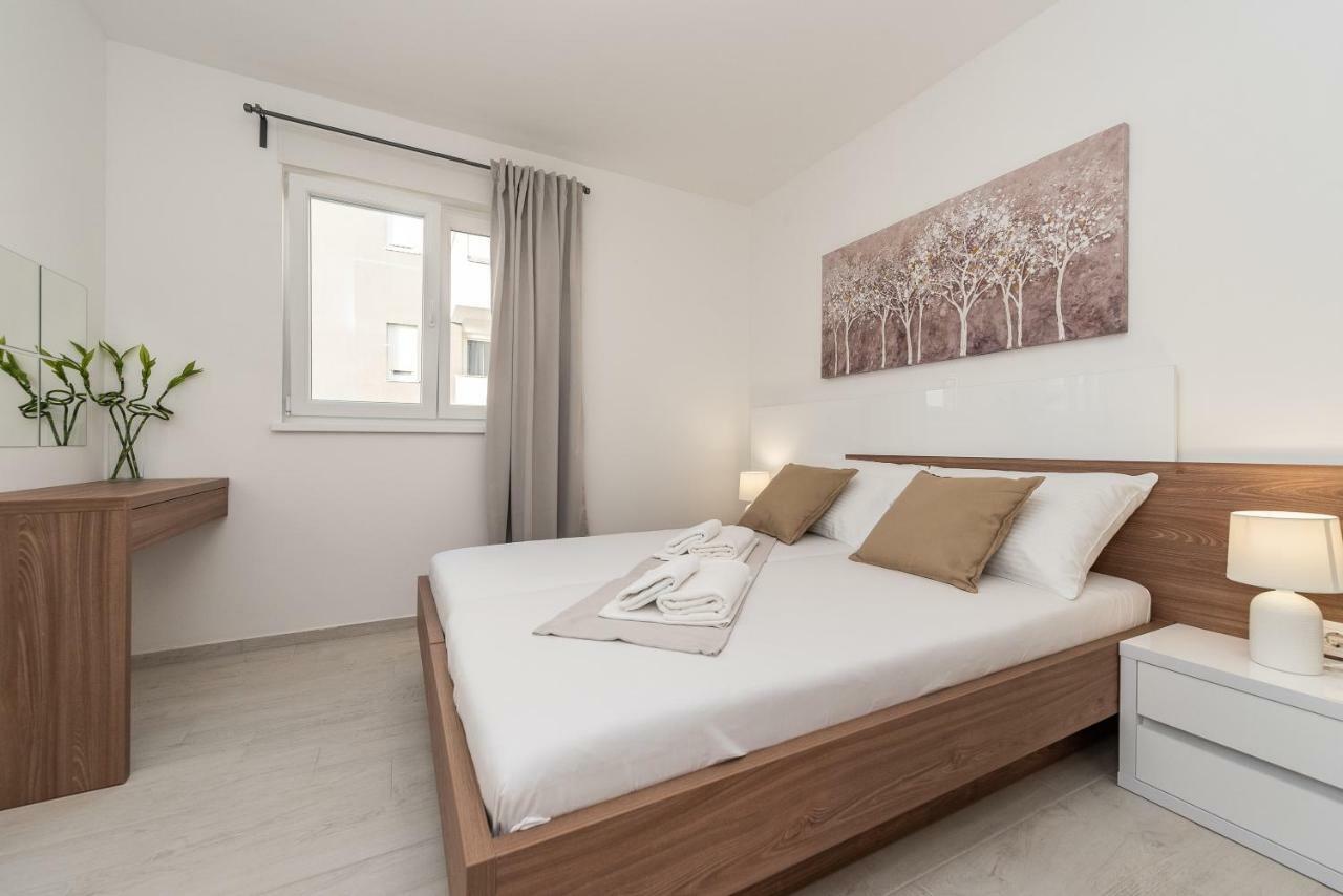 Apartments & Rooms Pool Villas Maris Novalja Exterior photo